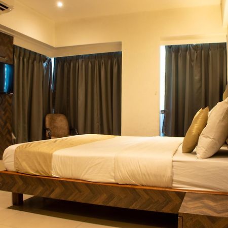 Hotel J R Residency Navi Mumbai Zewnętrze zdjęcie