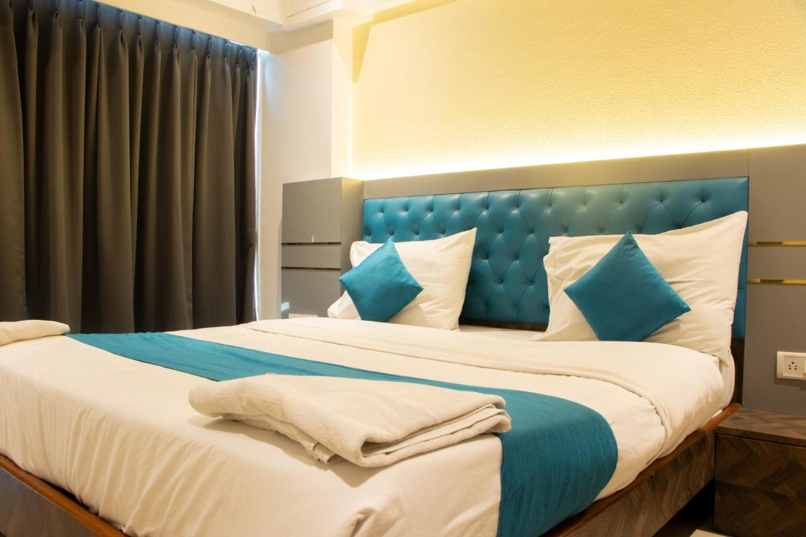 Hotel J R Residency Navi Mumbai Zewnętrze zdjęcie