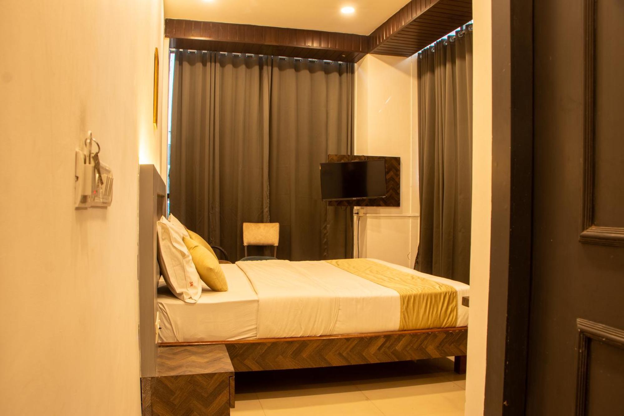 Hotel J R Residency Navi Mumbai Zewnętrze zdjęcie