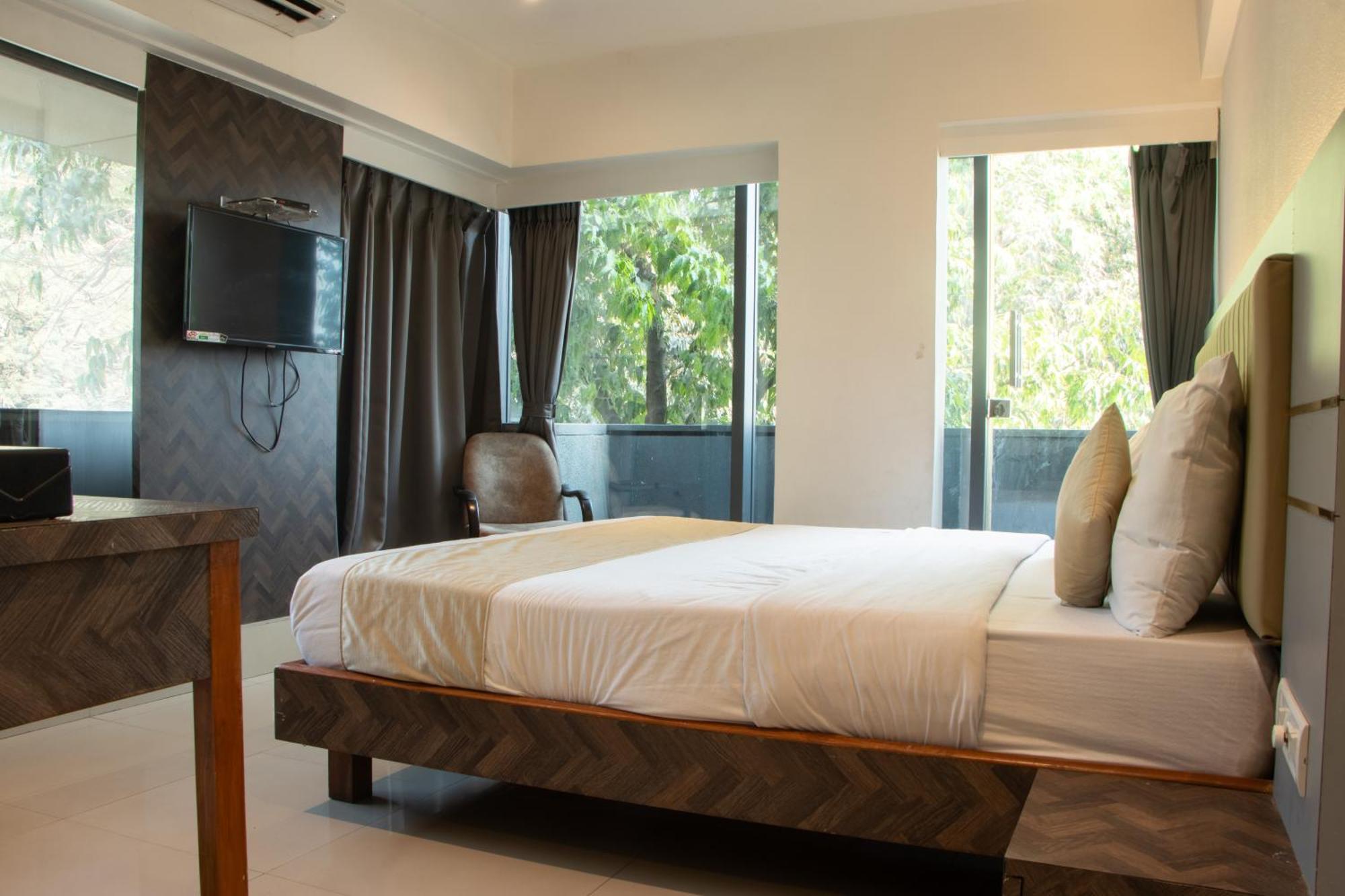 Hotel J R Residency Navi Mumbai Zewnętrze zdjęcie